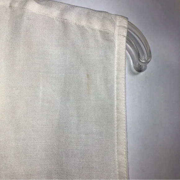 Avenue sleeveless white top with double black stitching details, size 26/28. - Picture 9 of 10